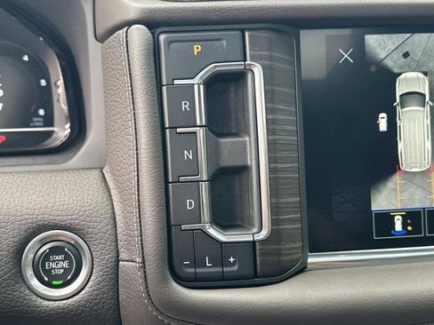 Used 2022 GMC Yukon Denali w/ Denali Premium Package image 31