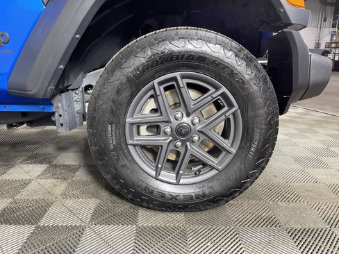 Used 2024 Jeep Wrangler Sport S image 6