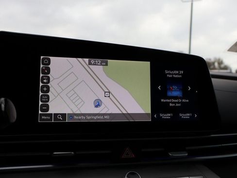 New 2025 Hyundai Elantra Limited image 36