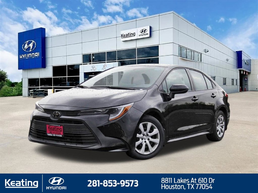 Used 2025 Toyota Corolla LE FWD image 1