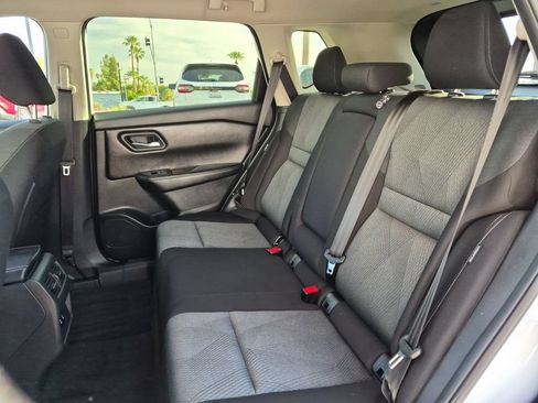 Used 2024 Nissan Rogue SV FWD image 15