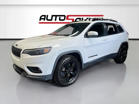 Used 2019 Jeep Cherokee Latitude Plus AWD/4WD image 3