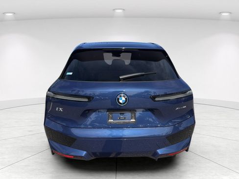 Used 2024 BMW iX xDrive50 w/ Premium Package AWD/4WD image 5