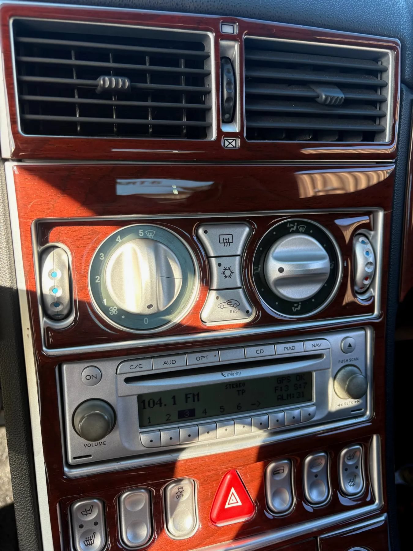 Used 2005 Chrysler Crossfire SRT-6 RWD image 20