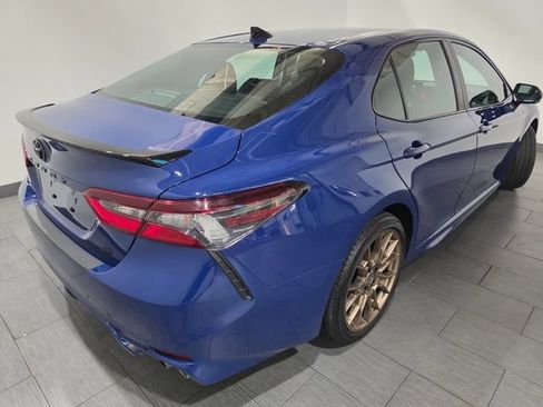 Used 2024 Toyota Camry SE w/ Convenience Package FWD image 5