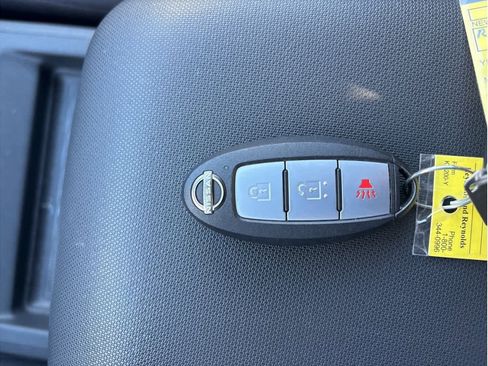 Used 2024 Nissan Frontier S image 20