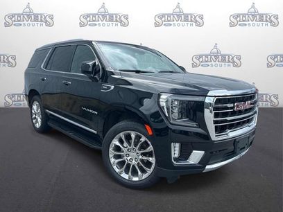 Used 2022 GMC Yukon SLT w/ SLT Premium Package