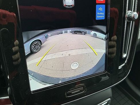 New 2026 Volvo XC40 B5 Core w/ Climate Package image 19