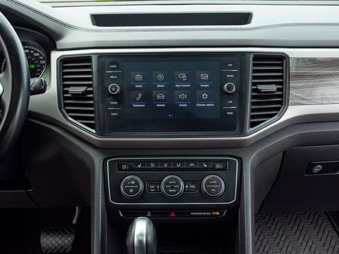 Used 2020 Volkswagen Atlas Cross Sport SE w/ Panoramic Sunroof Package AWD/4WD image 25