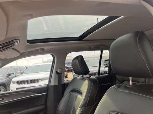 Used 2022 Jeep Grand Cherokee Limited 4xe image 13