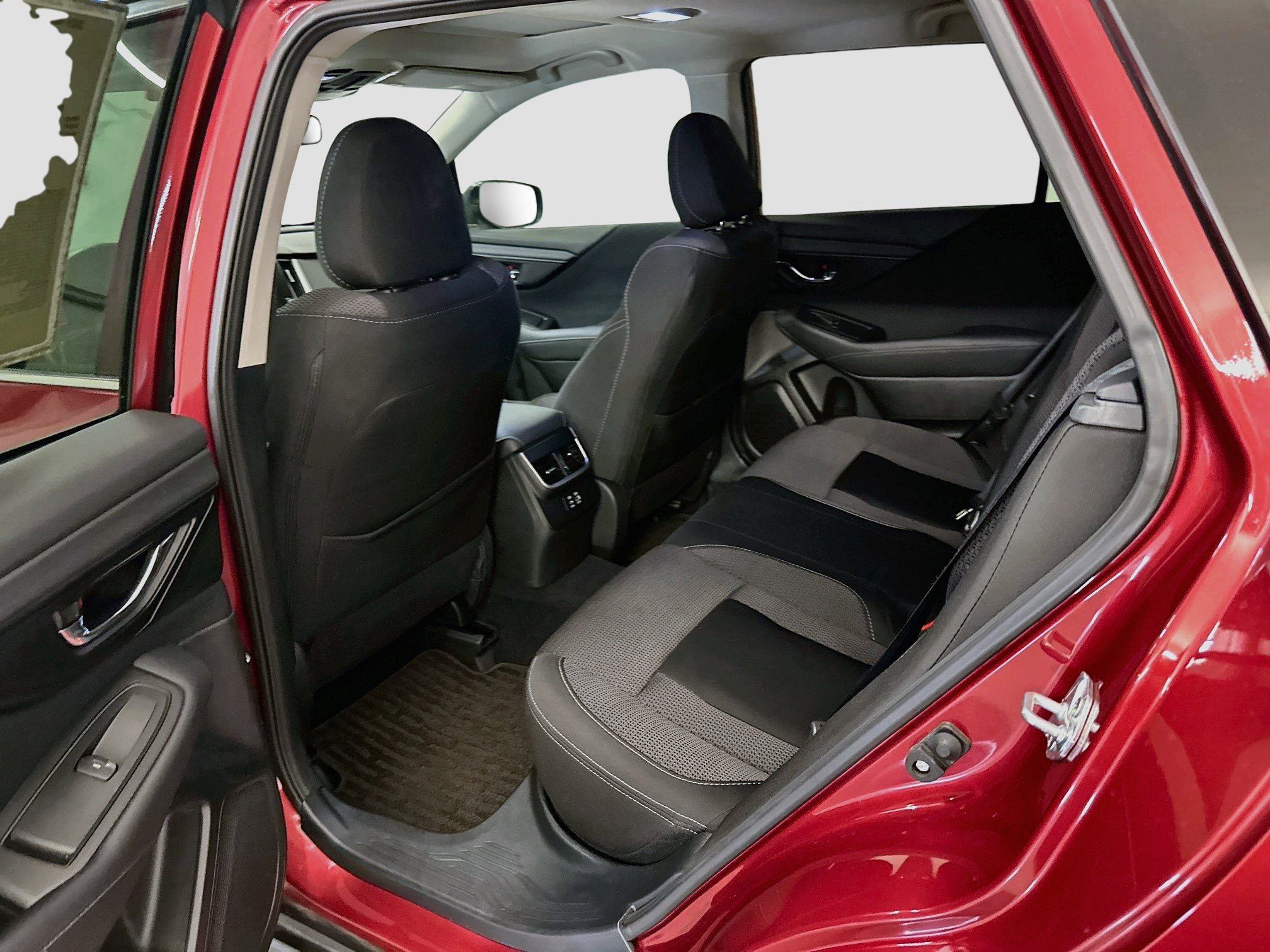 Used 2025 Subaru Outback Premium AWD/4WD image 30