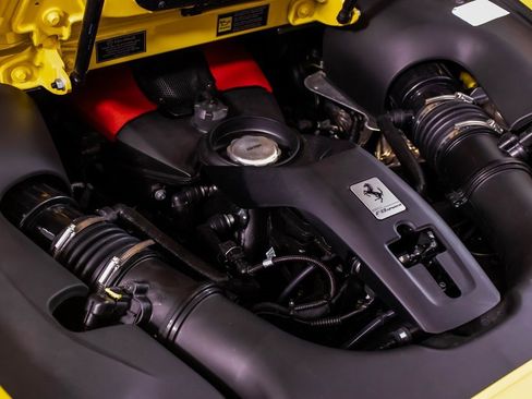 Certified 2022 Ferrari F8 Tributo image 59