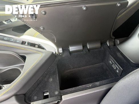 Used 2022 Chevrolet Corvette Stingray Premium Conv w/ Z51 Performance Package RWD image 26