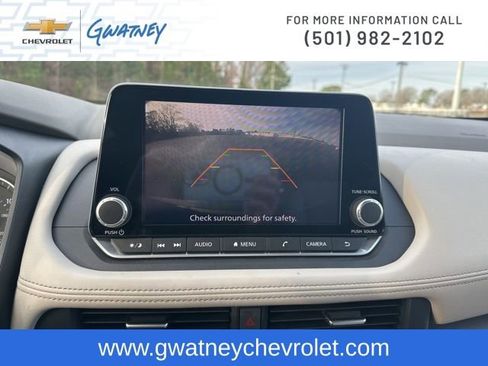 Used 2023 Nissan Rogue SV image 18