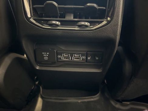 Used 2024 Jeep Grand Cherokee Overland w/ Luxury Tech Group IV AWD/4WD image 41