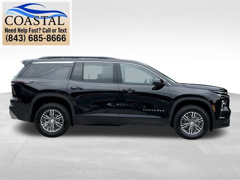 Used 2025 Chevrolet Traverse LT AWD/4WD image 5