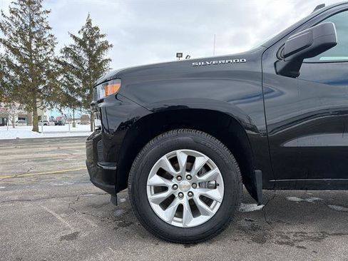 Used 2020 Chevrolet Silverado 1500 Custom w/ Custom Value Package image 17
