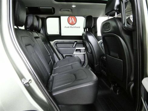 Used 2022 Land Rover Defender 110 SE image 13