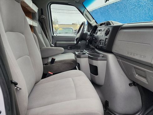 Used 2014 Ford E-250 and Econoline 250 E-250 w/ Power Group image 27