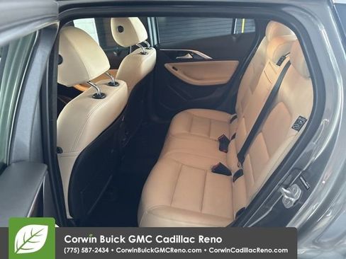 Used 2018 INFINITI QX30 Premium image 14