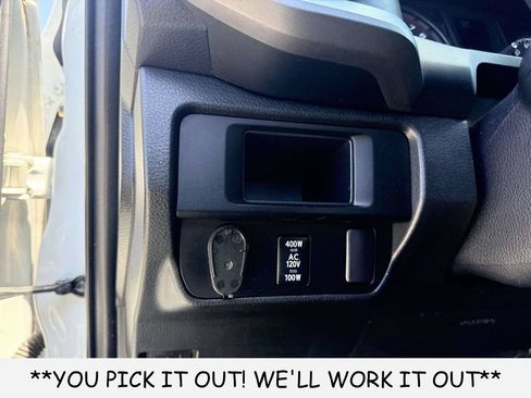 Used 2017 Toyota Tacoma TRD Off-Road w/ Tow Package AWD/4WD image 14