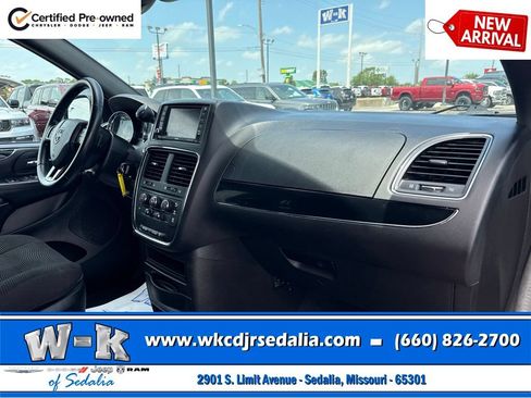 Used 2020 Dodge Grand Caravan SE FWD image 28