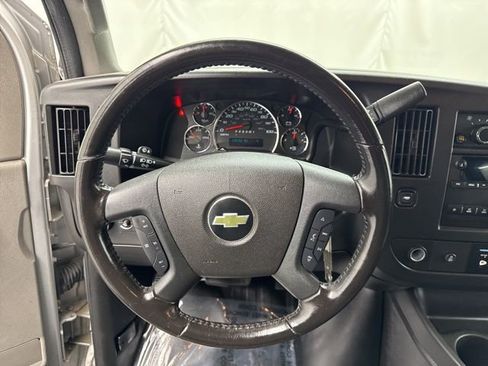 Used 2020 Chevrolet Express 2500 LT w/ LT Preferred Equipment Group RWD image 17