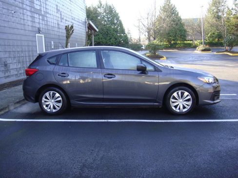 Used 2020 Subaru Impreza 2.0i image 5