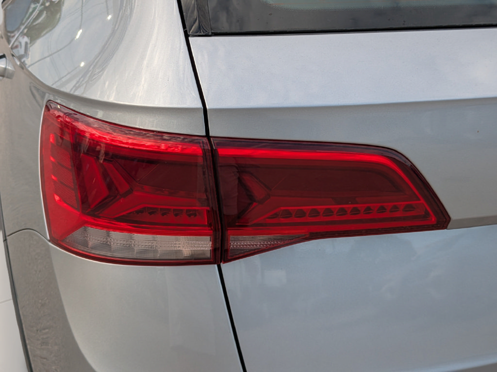 Certified 2023 Volkswagen Taos S FWD image 9