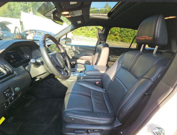 Used 2024 Honda Passport TrailSport image 2