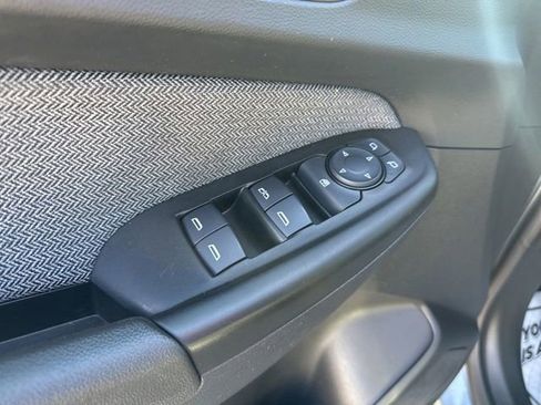 Used 2023 Chevrolet TrailBlazer LT FWD image 23