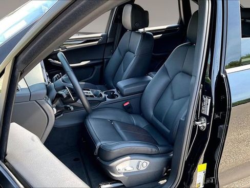 Used 2025 Porsche Macan image 20