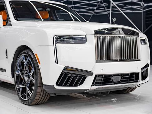 Used 2025 Rolls-Royce Cullinan Black Badge AWD/4WD image 6