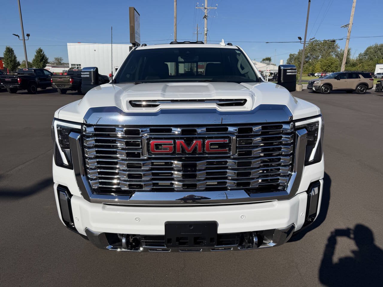 Used 2026 GMC Sierra 2500 Denali AWD/4WD image 3