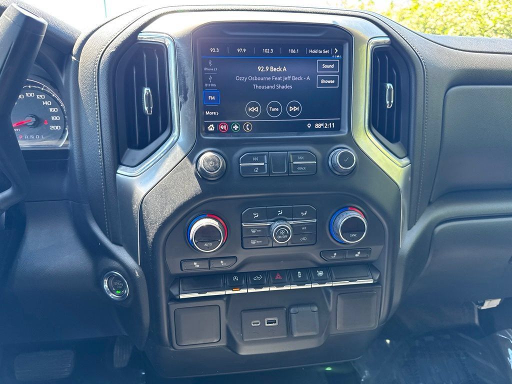 Used 2019 Chevrolet Silverado 1500 LT w/ Convenience Package AWD/4WD image 17