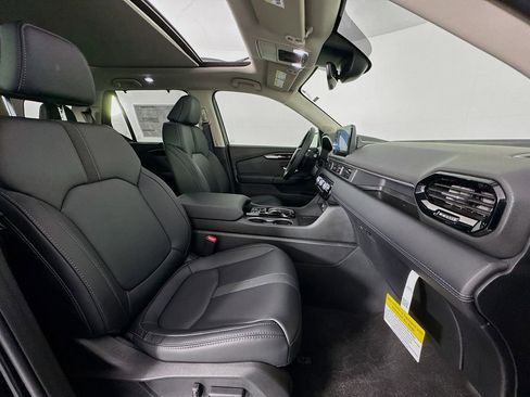 New 2025 Honda Pilot Touring image 38