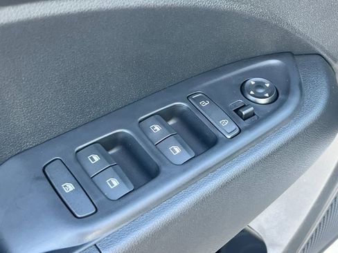 New 2026 Hyundai Venue SE FWD image 13