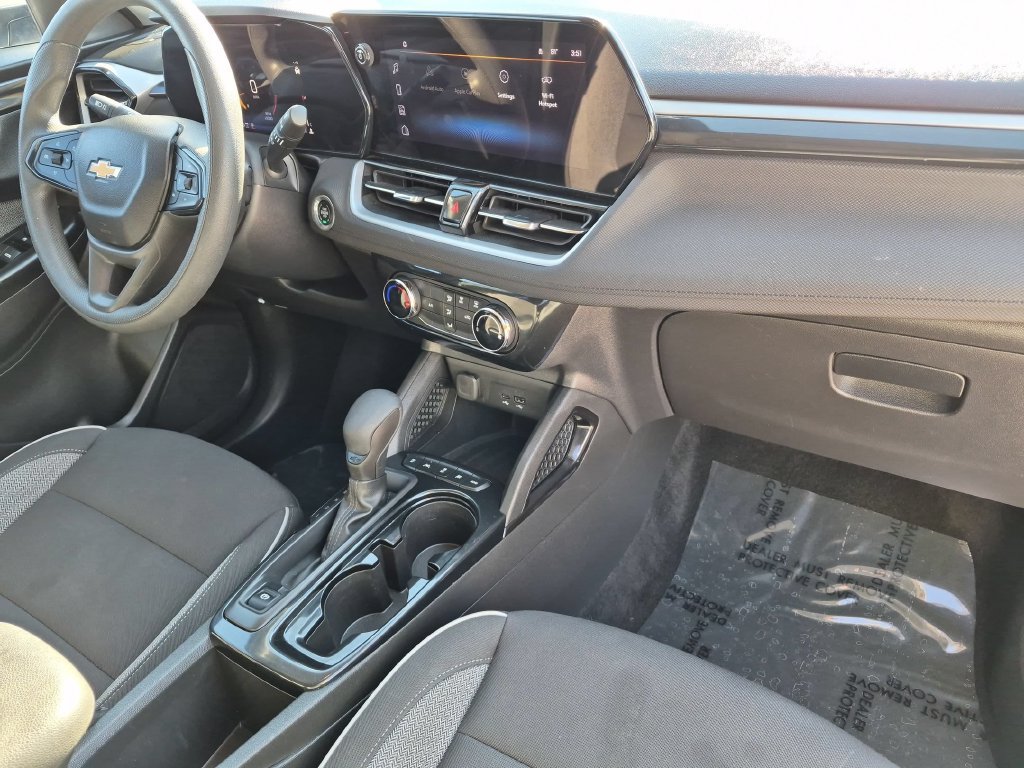 Used 2025 Chevrolet TrailBlazer LT AWD/4WD image 30