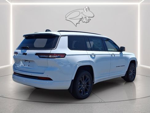 New 2026 Jeep Grand Cherokee L Limited AWD/4WD image 3