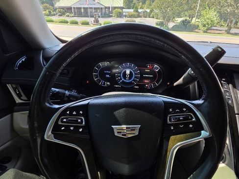 Used 2019 Cadillac Escalade Luxury AWD/4WD image 15
