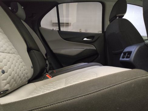 Used 2019 Chevrolet Equinox LS FWD image 19