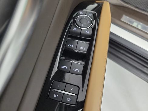 Certified 2023 Cadillac Escalade Premium Luxury w/ LPO, Radiant Package AWD/4WD image 21