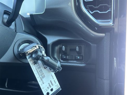 New 2025 Ford Ranger XLT image 5