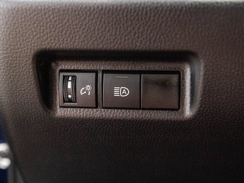 Used 2025 Toyota RAV4 XLE AWD/4WD image 22