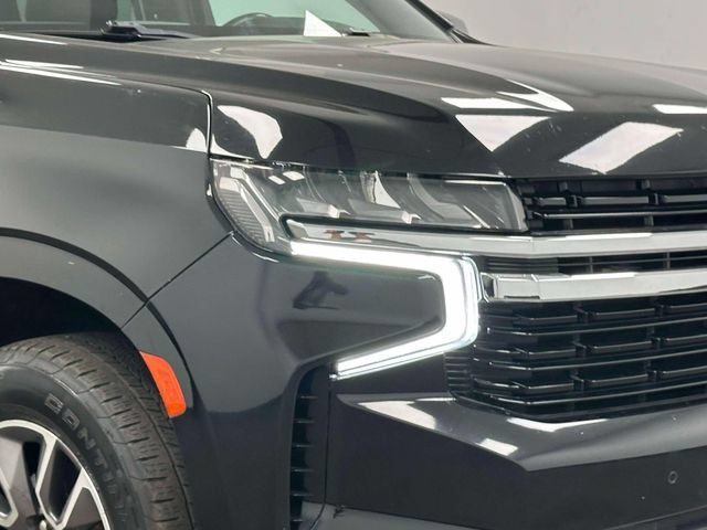Used 2022 Chevrolet Suburban LT w/ LT Signature Plus Package AWD/4WD image 16
