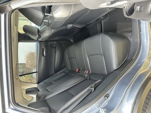 Used 2025 Toyota Corolla Cross XLE w/ Convenience Package image 21