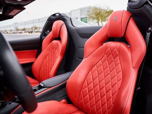 Used 2022 Ferrari 812 GTS image 50