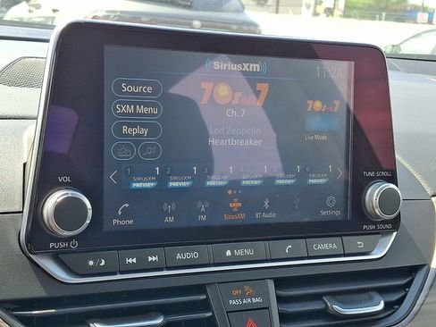 Used 2024 Nissan Altima 2.5 SV FWD image 29