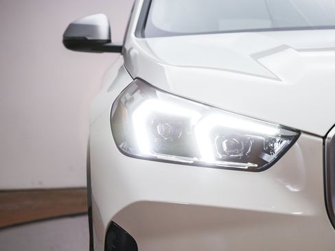 Certified 2023 BMW X1 xDrive28i w/ Convenience Package image 5