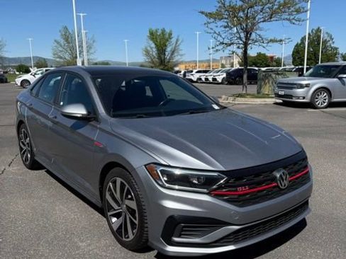 Used 2019 Volkswagen Jetta GLI Autobahn FWD image 3